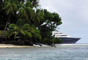 WORLD DISCOVERER in the South Pacific, Sept. 2003